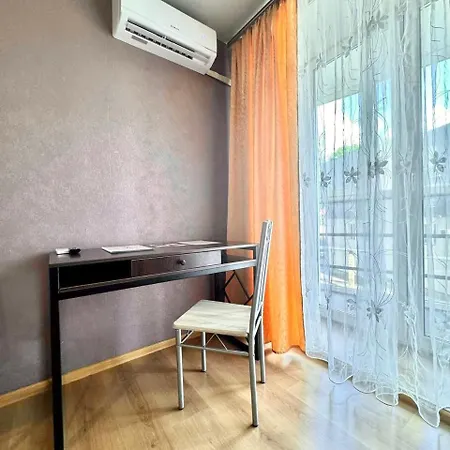 Apartpoltava: Cozy Apartment with Panoramic Balcony Exterior photo
