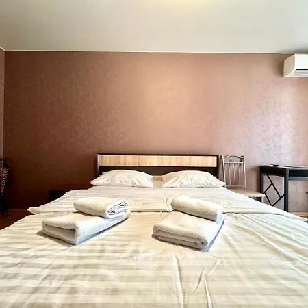 Apartpoltava: Cozy Apartment with Panoramic Balcony Exterior photo
