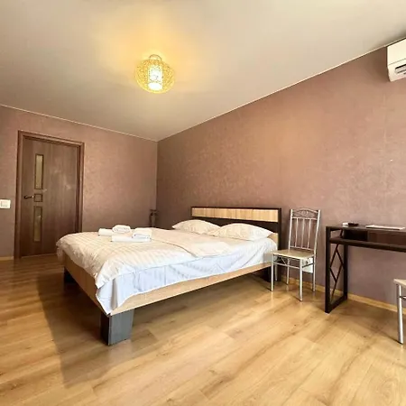 Apartpoltava: Cozy Apartment with Panoramic Balcony Exterior photo
