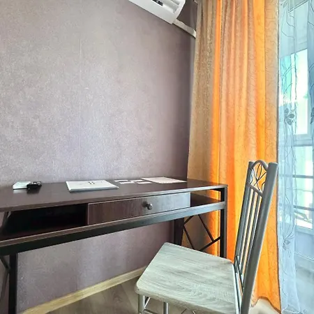 Apartpoltava: Cozy Apartment with Panoramic Balcony Exterior photo