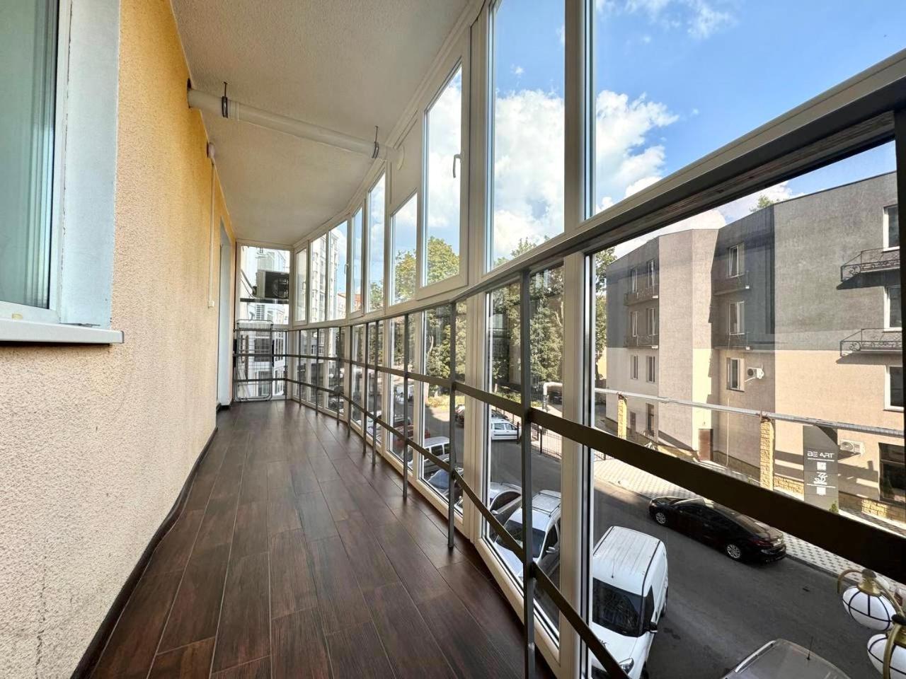 Apartpoltava: Cozy With Panoramic Balcony Poltava