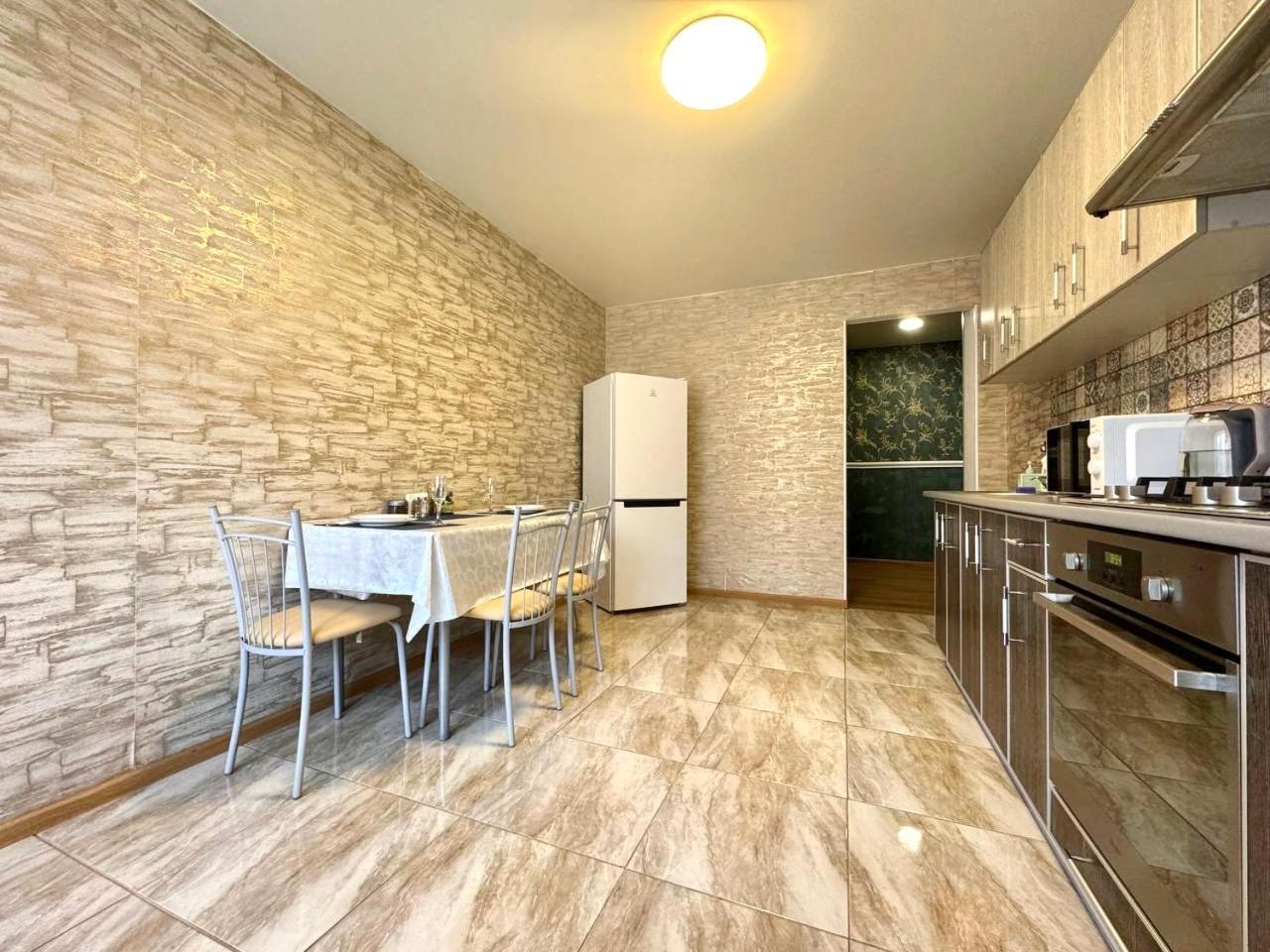 Apartpoltava: Cozy With Panoramic Balcony Apartment Poltava