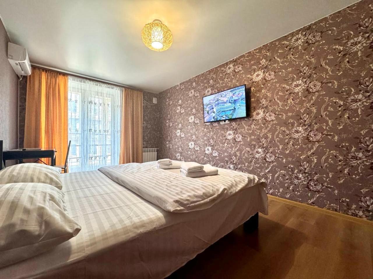 Apartpoltava: Cozy With Panoramic Balcony Poltava