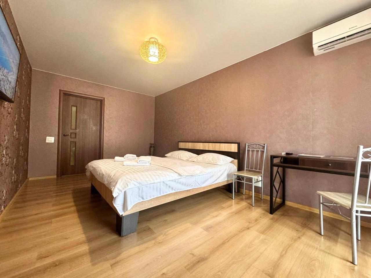 Apartpoltava: Cozy With Panoramic Balcony Poltava